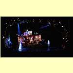 entertain18201.jpg